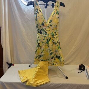 Torrid Bathing Suit Women Size 3 Two Piece Tankini Yellow Flowers Print Lace